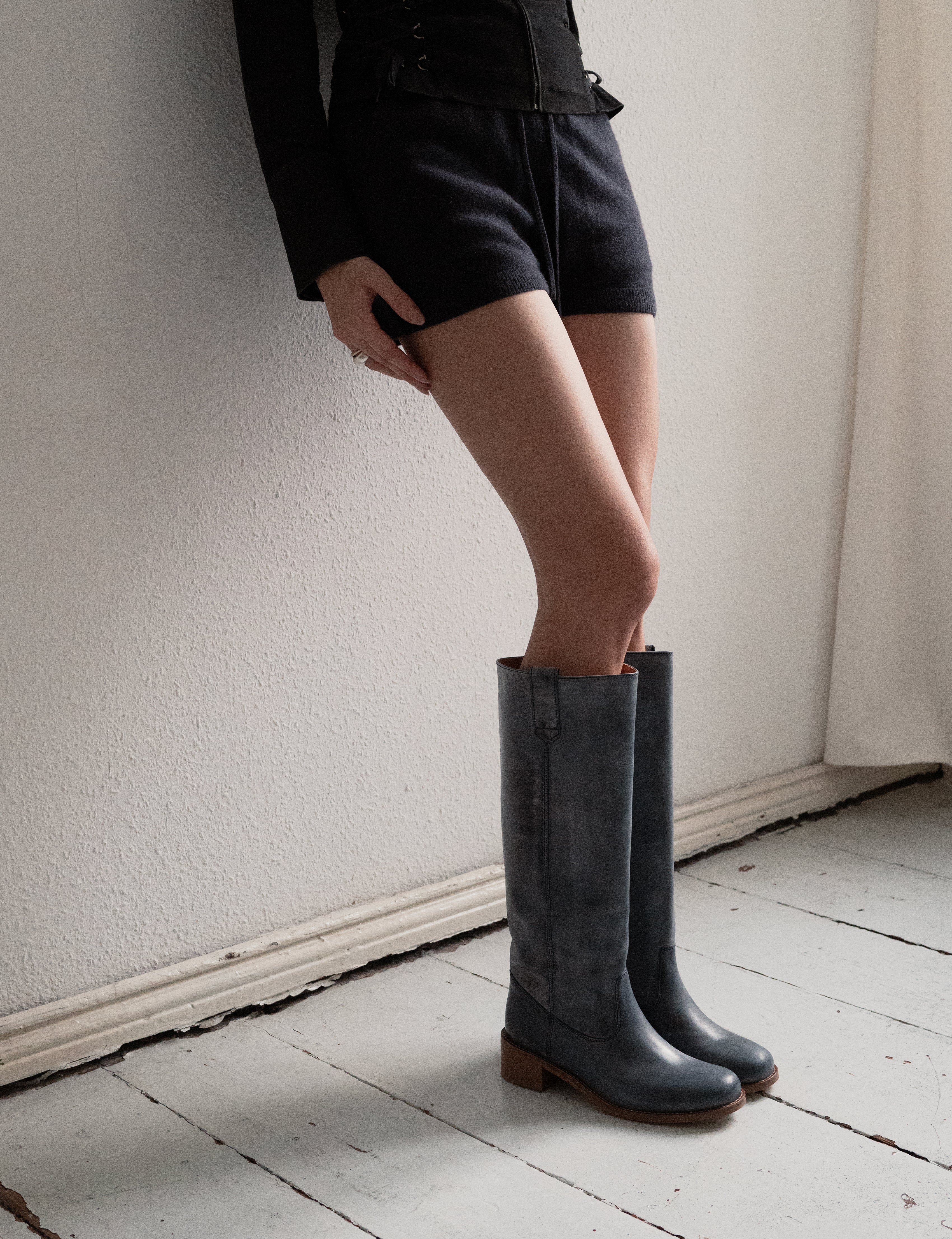 Ann Gaucho Boot In Indigo Blue Escovado Leather - Image 3