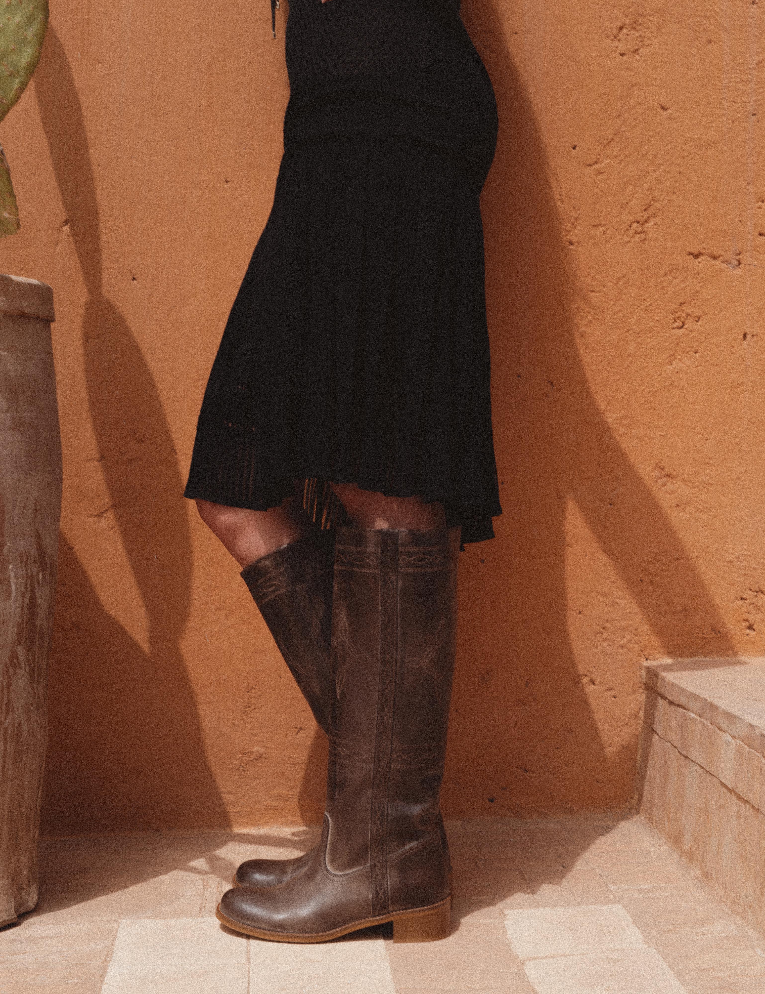 Ann Gaucho Boot With Western Stitchings In Dark brown Escovado Leather - Image 3