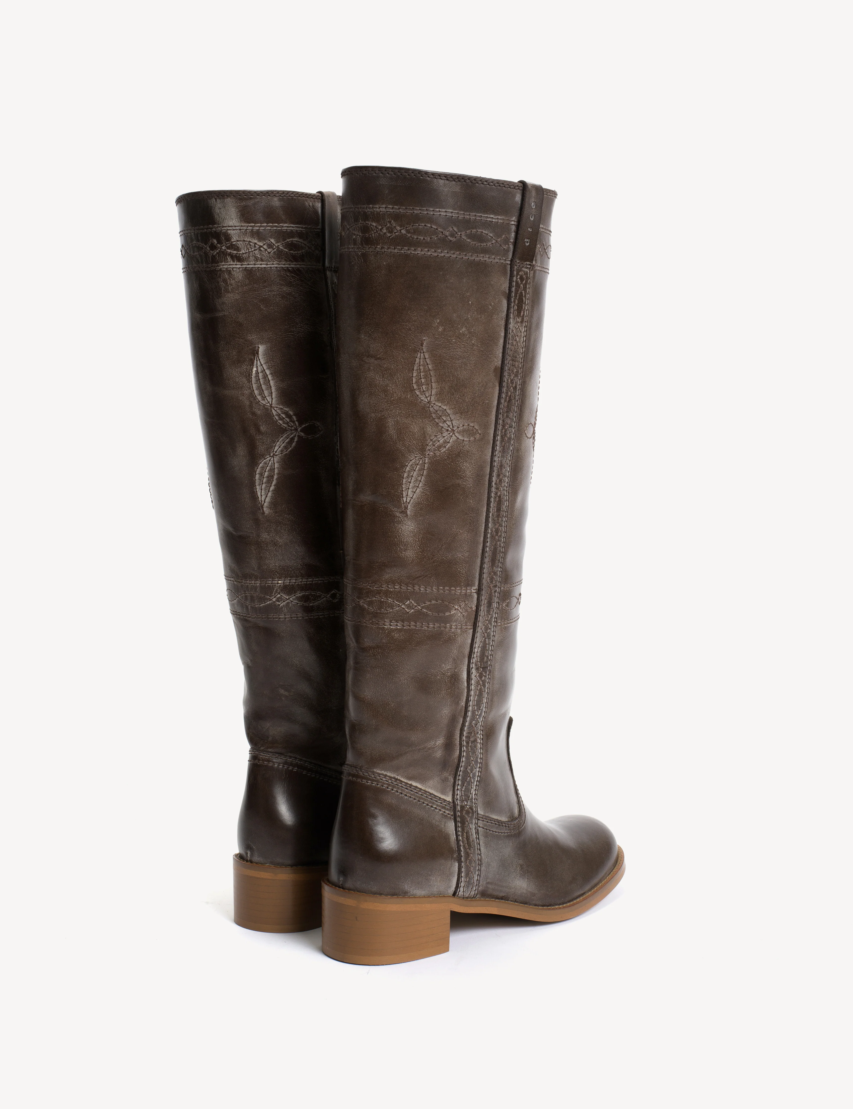 Ann Gaucho Boot With Western Stitchings In Dark brown Escovado Leather - Image 4