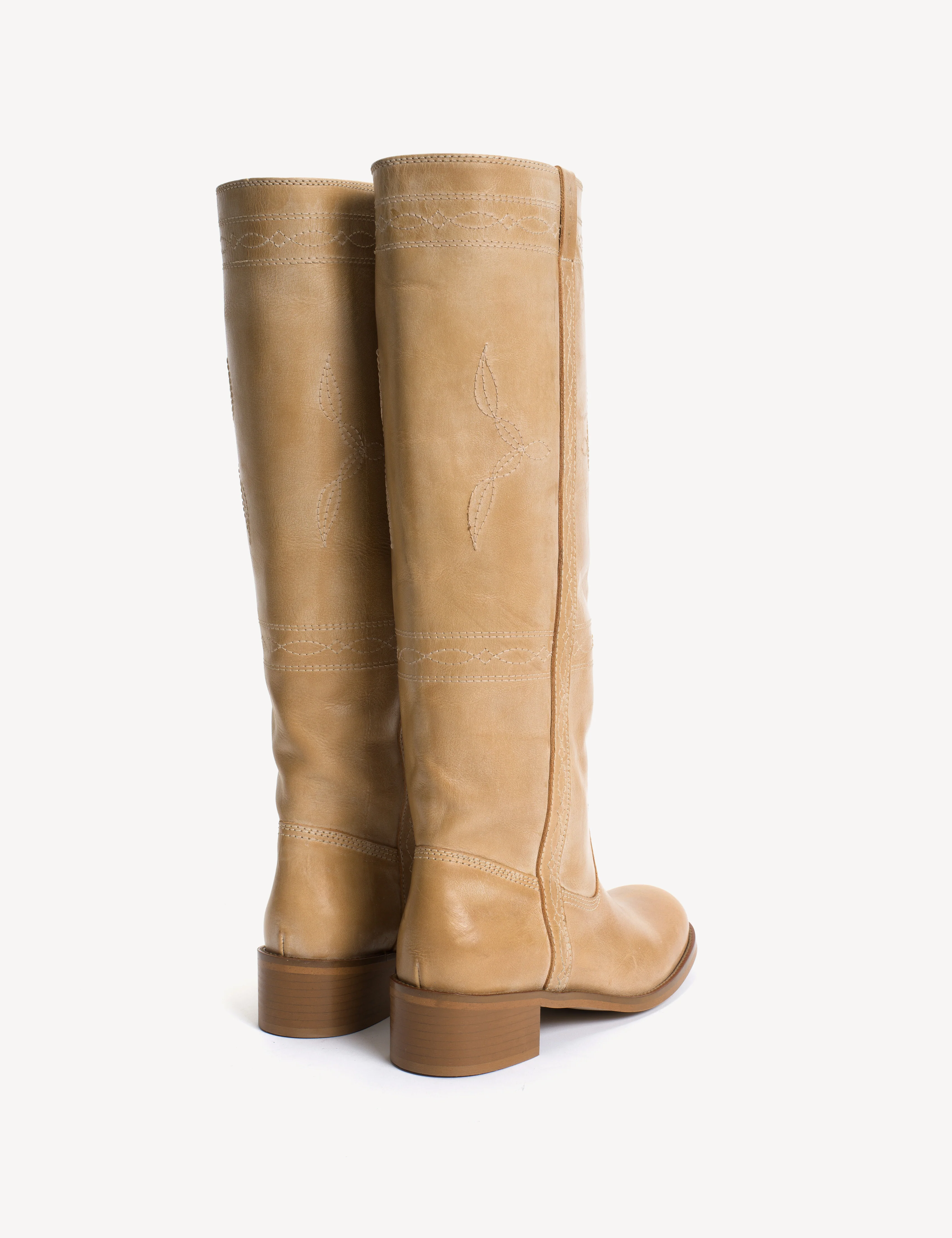 Ann Gaucho Boot With Western Stitchings In Light Tan Escovado Leather - Image 4