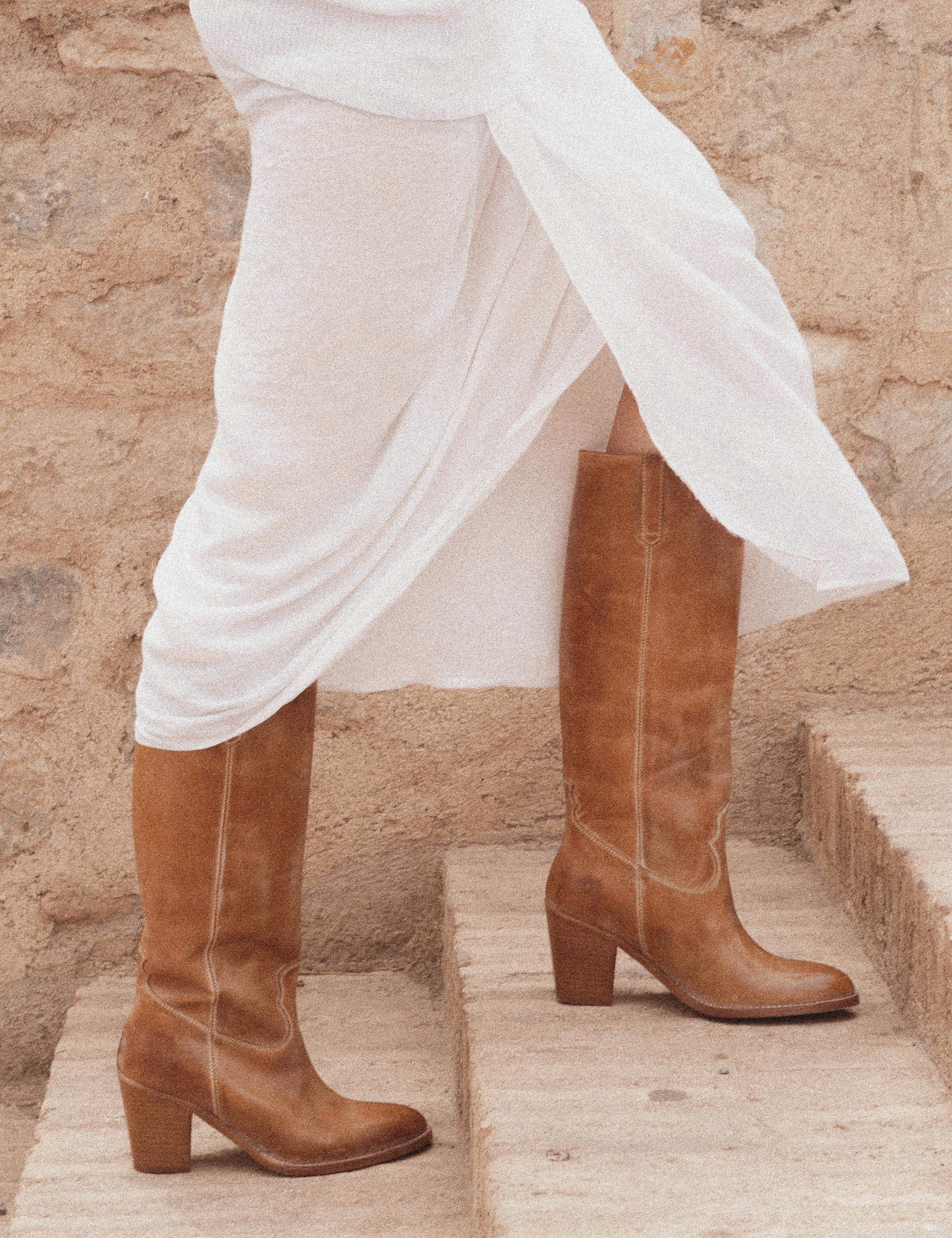 Janie Boot In Dark Tan Escovado Leather - Image 3
