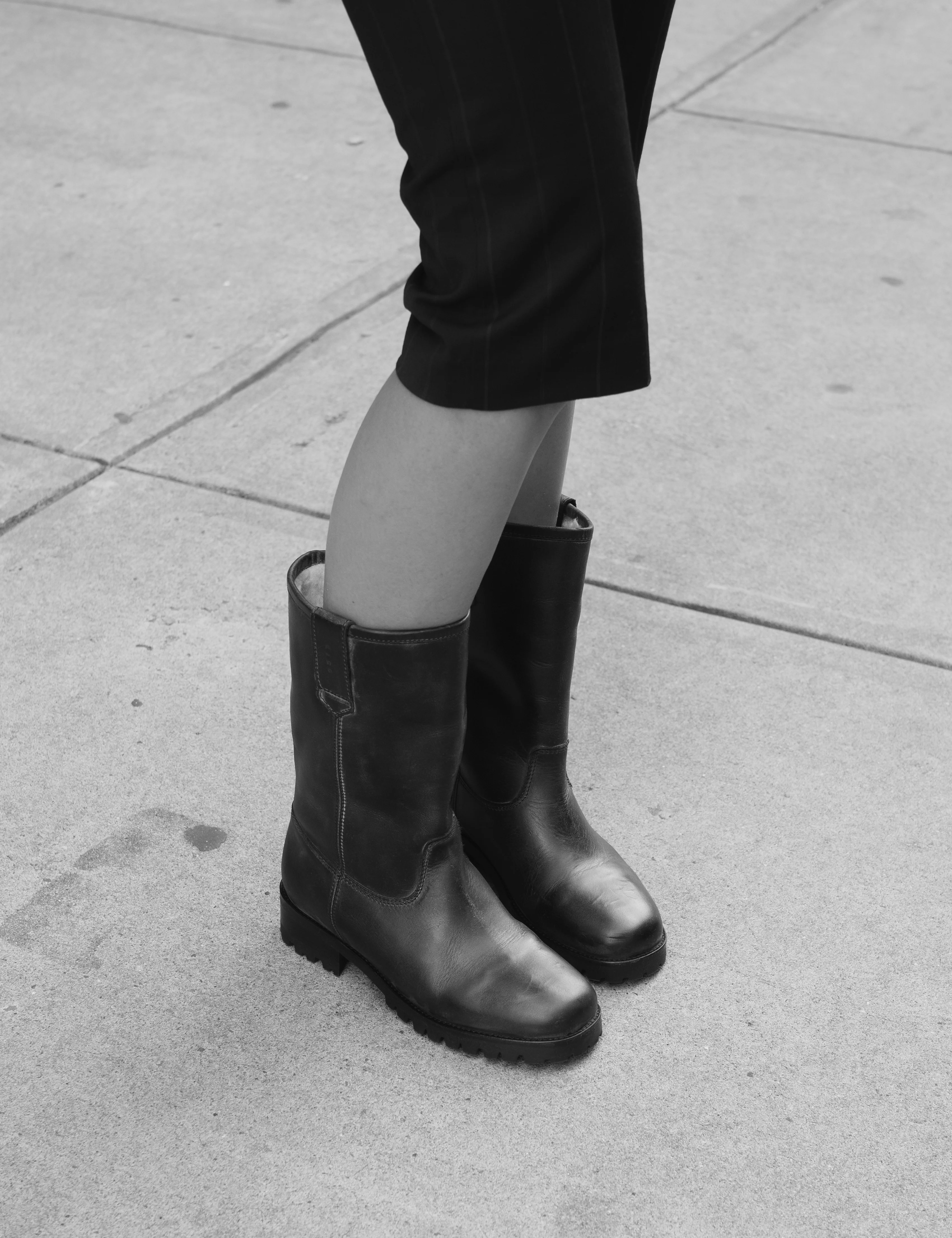 Kimmi Boot In Dark Tan Escovado Leather - Image 3