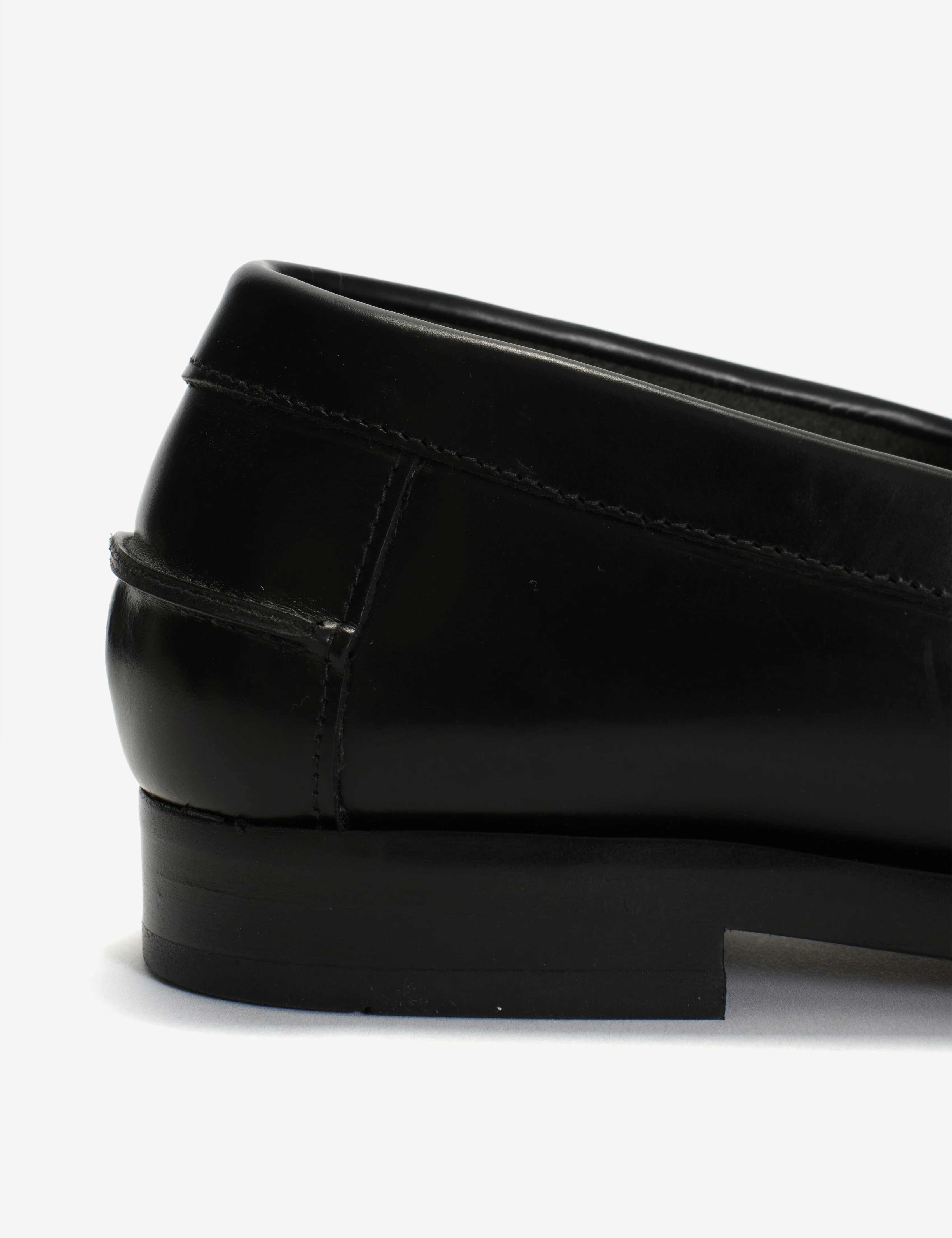 Moccasin Loafer With Fringes In Black Polido Leather - Image 6