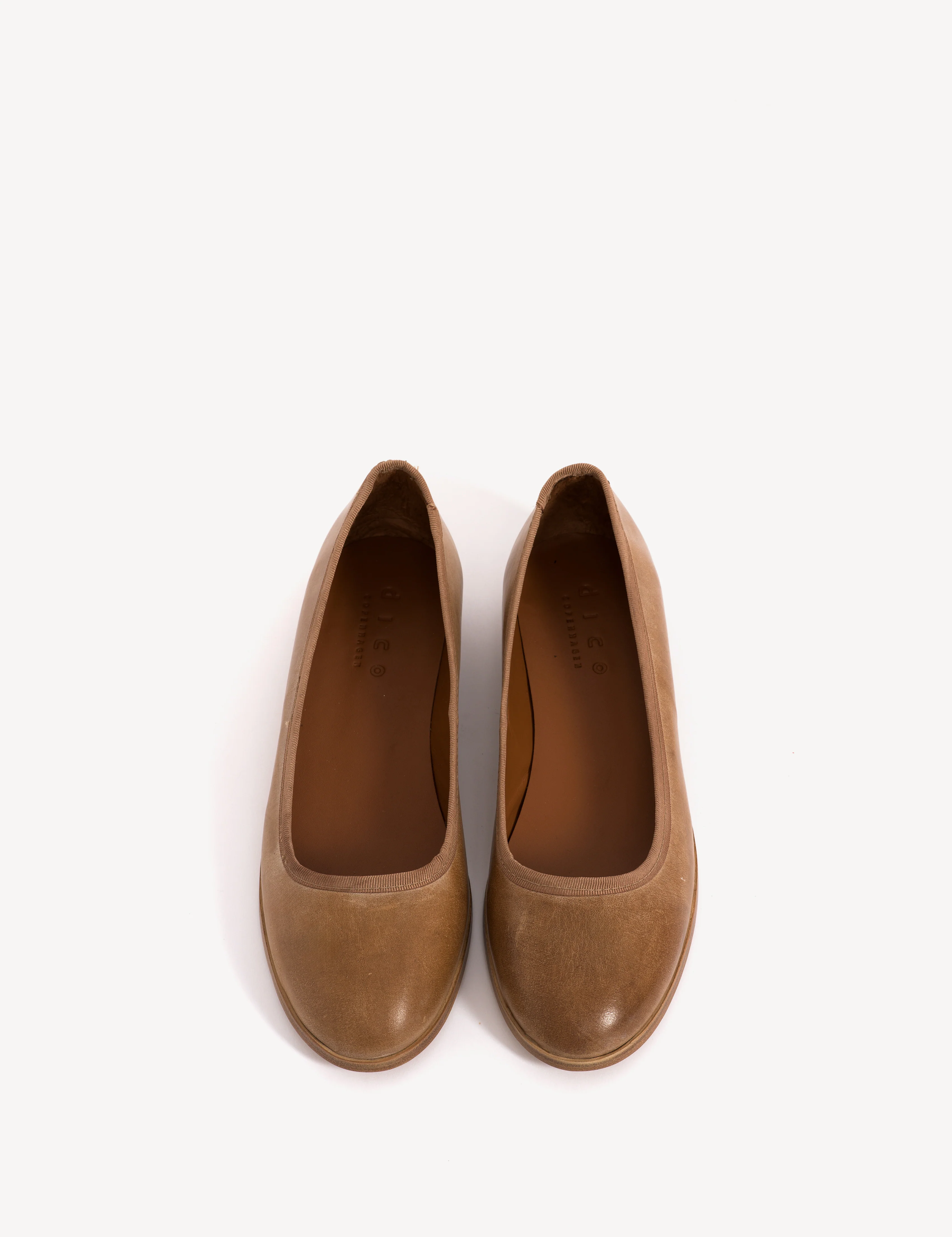 Mari Flats In Dark Tan Escovado Leather - Image 5