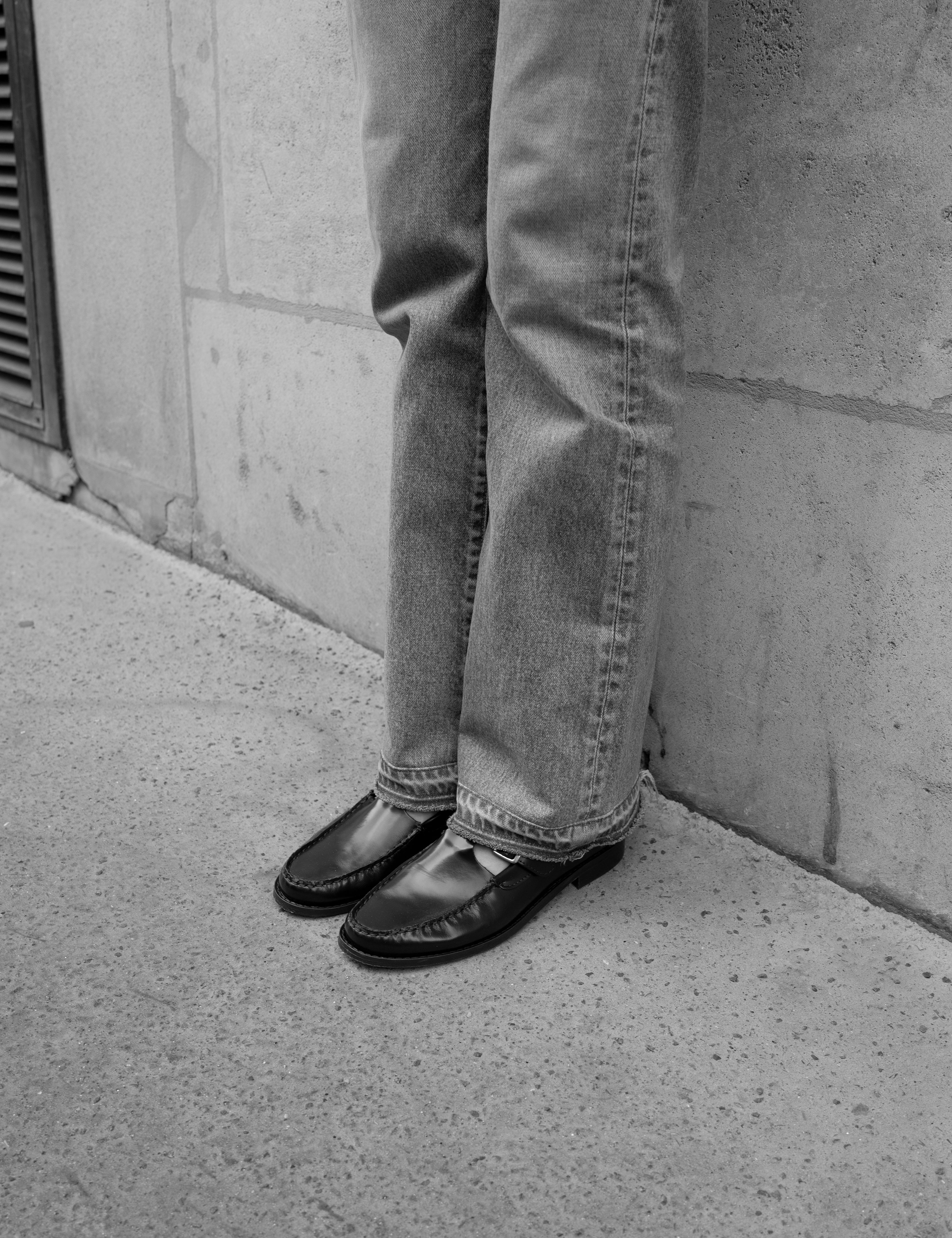 Moccasin T-Bar Loafer In Black Polido Leather - Image 3